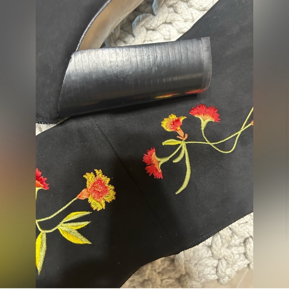 Intentionally Blank “Ranchero' Embroidered
Floral Boots, EU 39 New - Picture 2 of 5